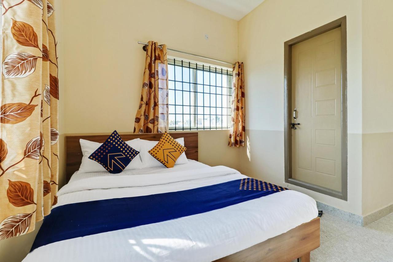 Spot On 76940 Sri Annapoorneshwari Residency Boarding & Lodging Hotel Hassan Exterior photo